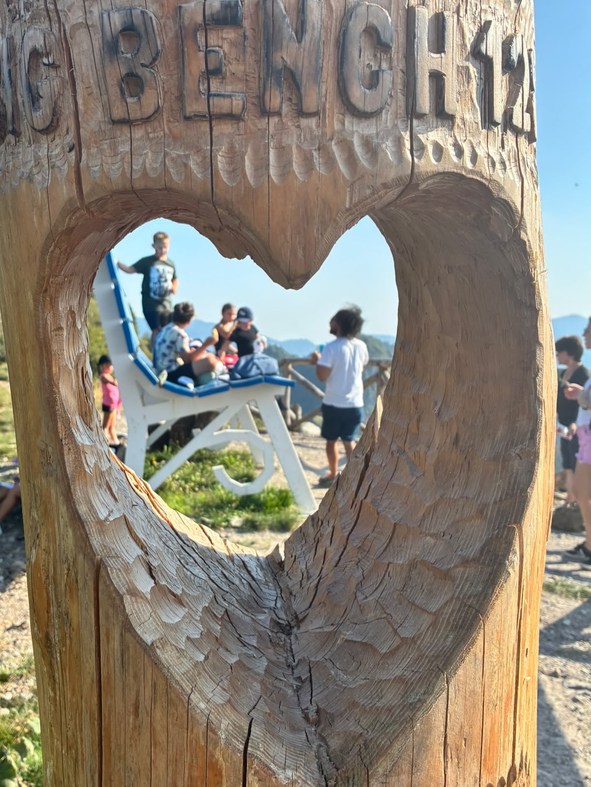 I bambini lungo il sentiero naturalistico