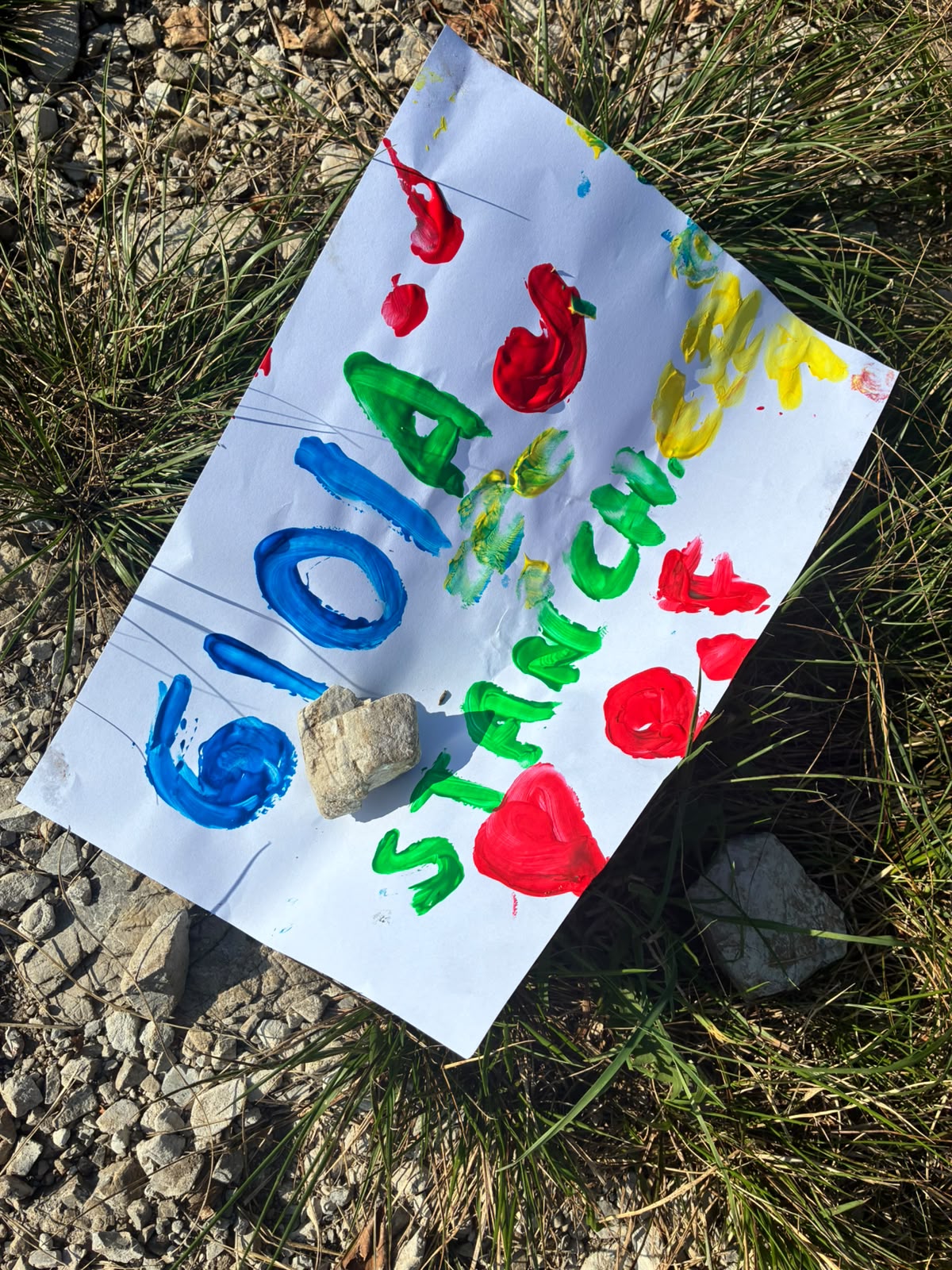 I bambini lungo il sentiero naturalistico