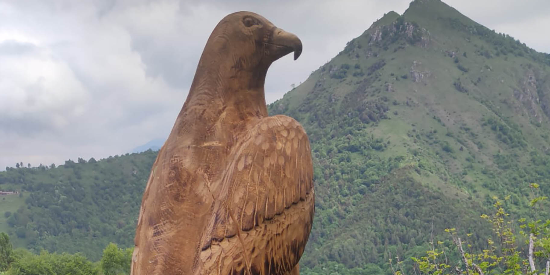 Sculture in legno lungo il sentiero di Matteo Mosca