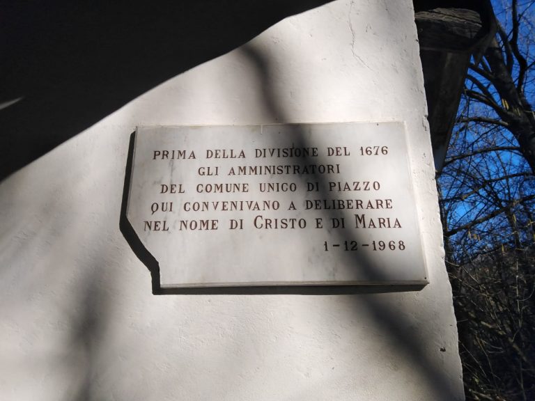 Targa commemmorativa del 1968 nella Cappella del Roccolo
